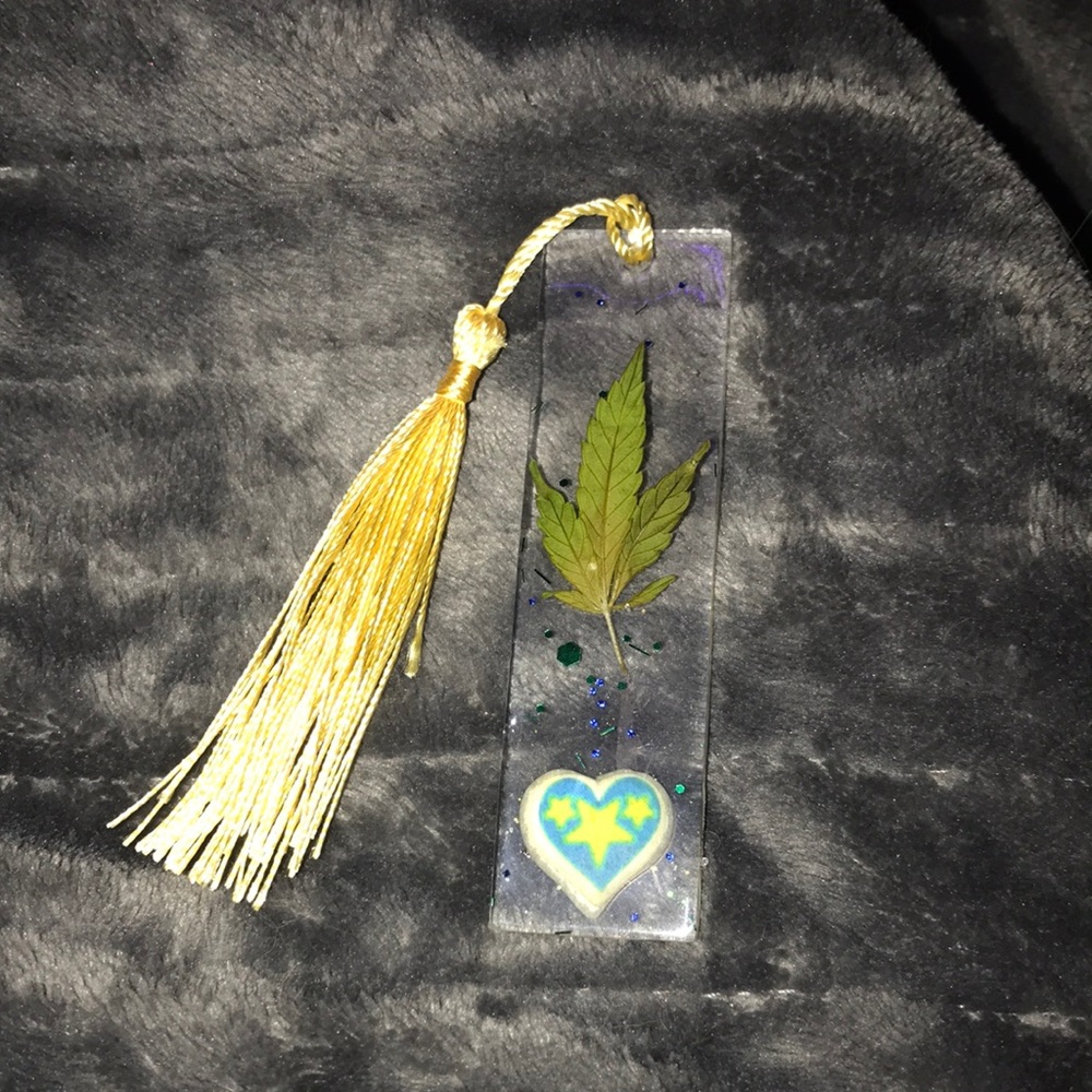 Custom epoxy bookmark with my favorite leaf and heart stickers New